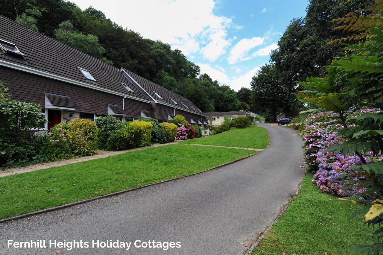36 Fernhill Heights * Charmouth